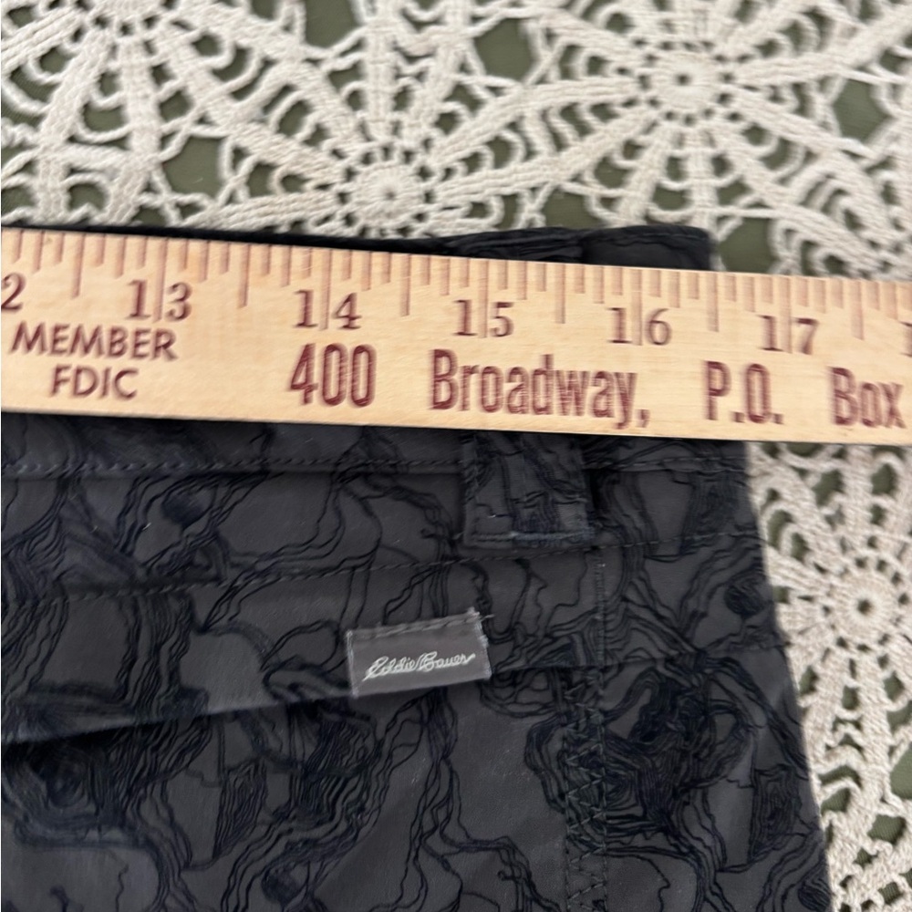 Eddie Bauer skort size 8 black gray pattern. Preloved. Good condition. - Picture 9 of 11